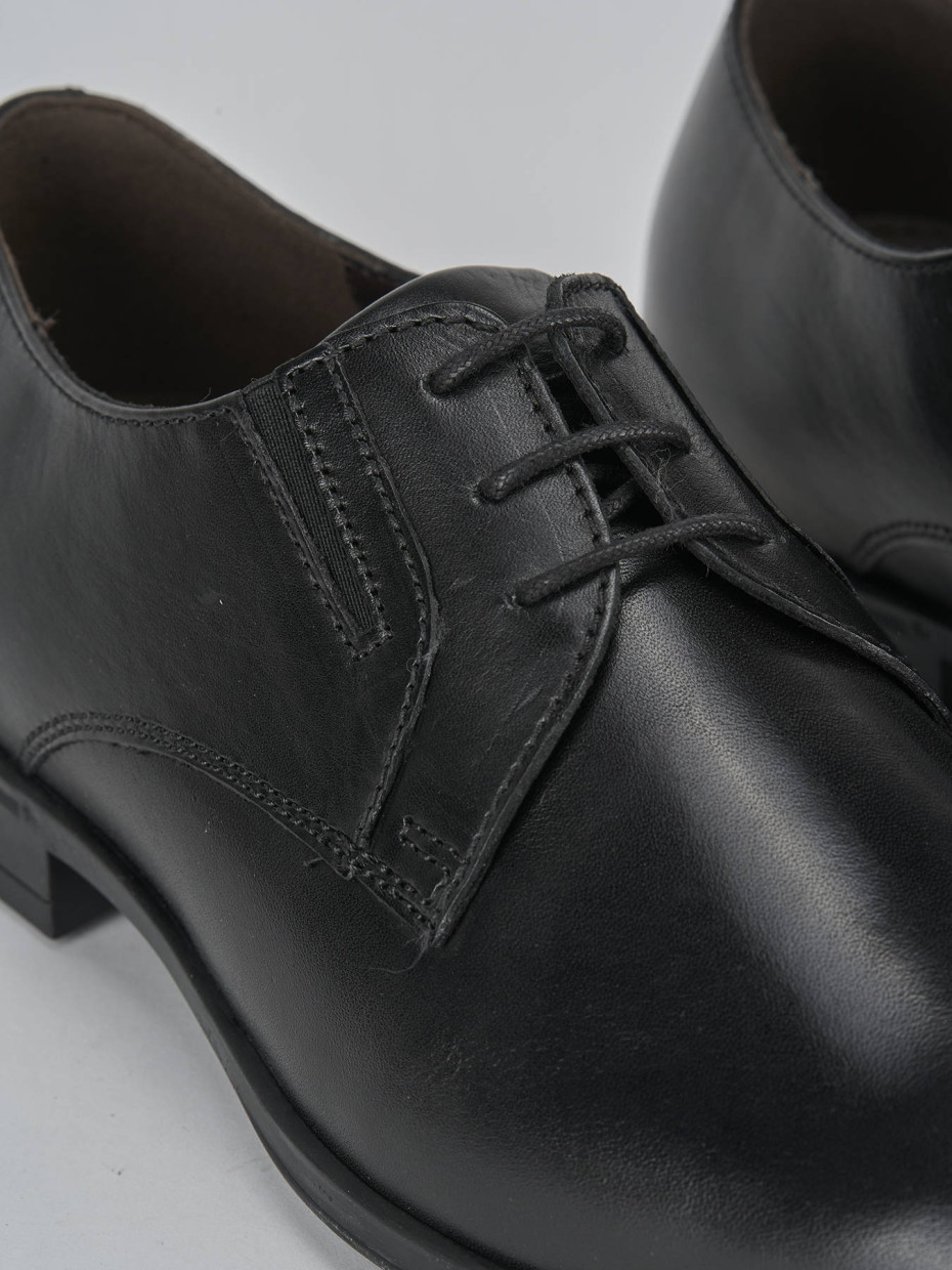 Stringate pelle nero