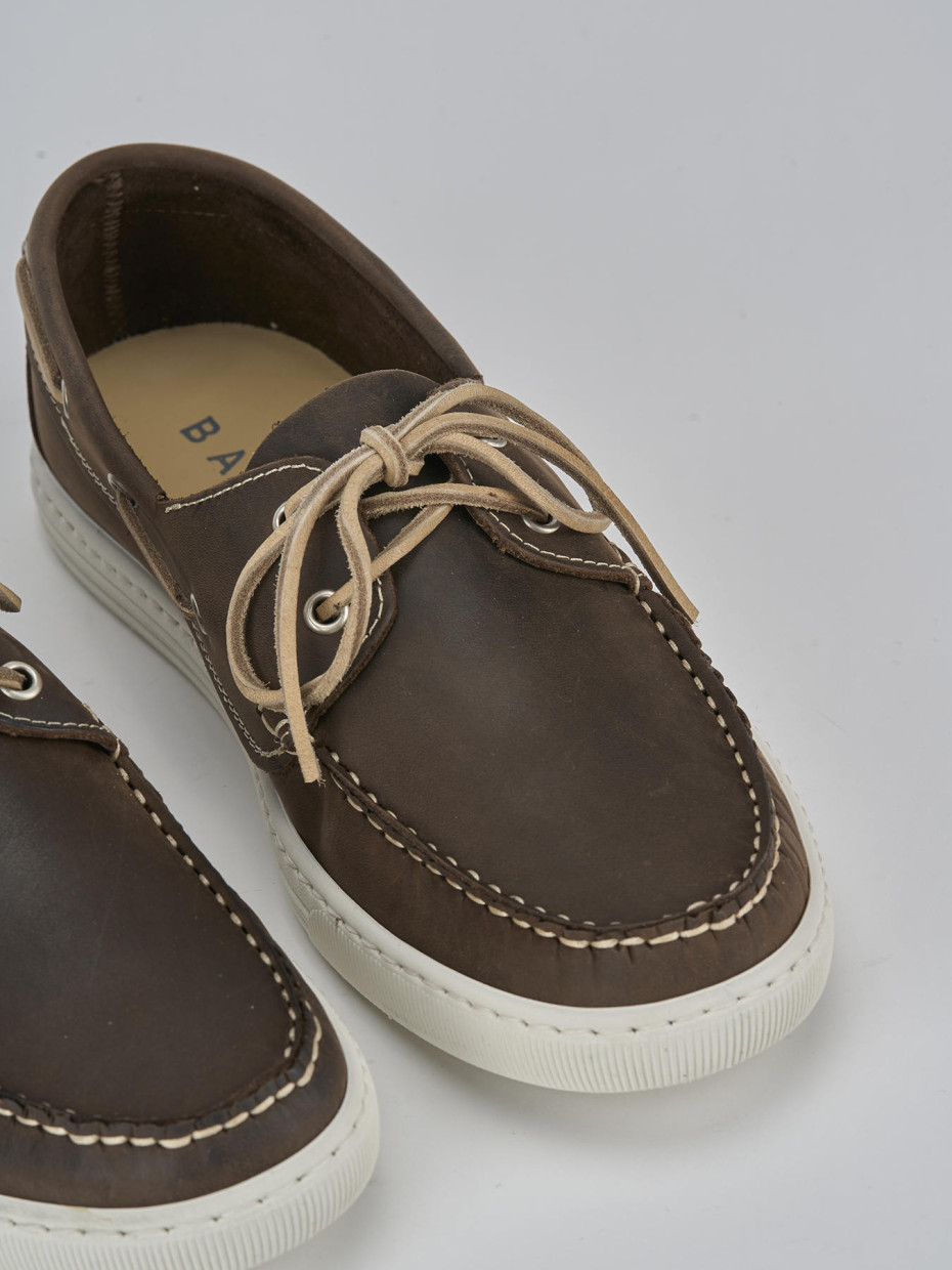 Stringate pelle testa