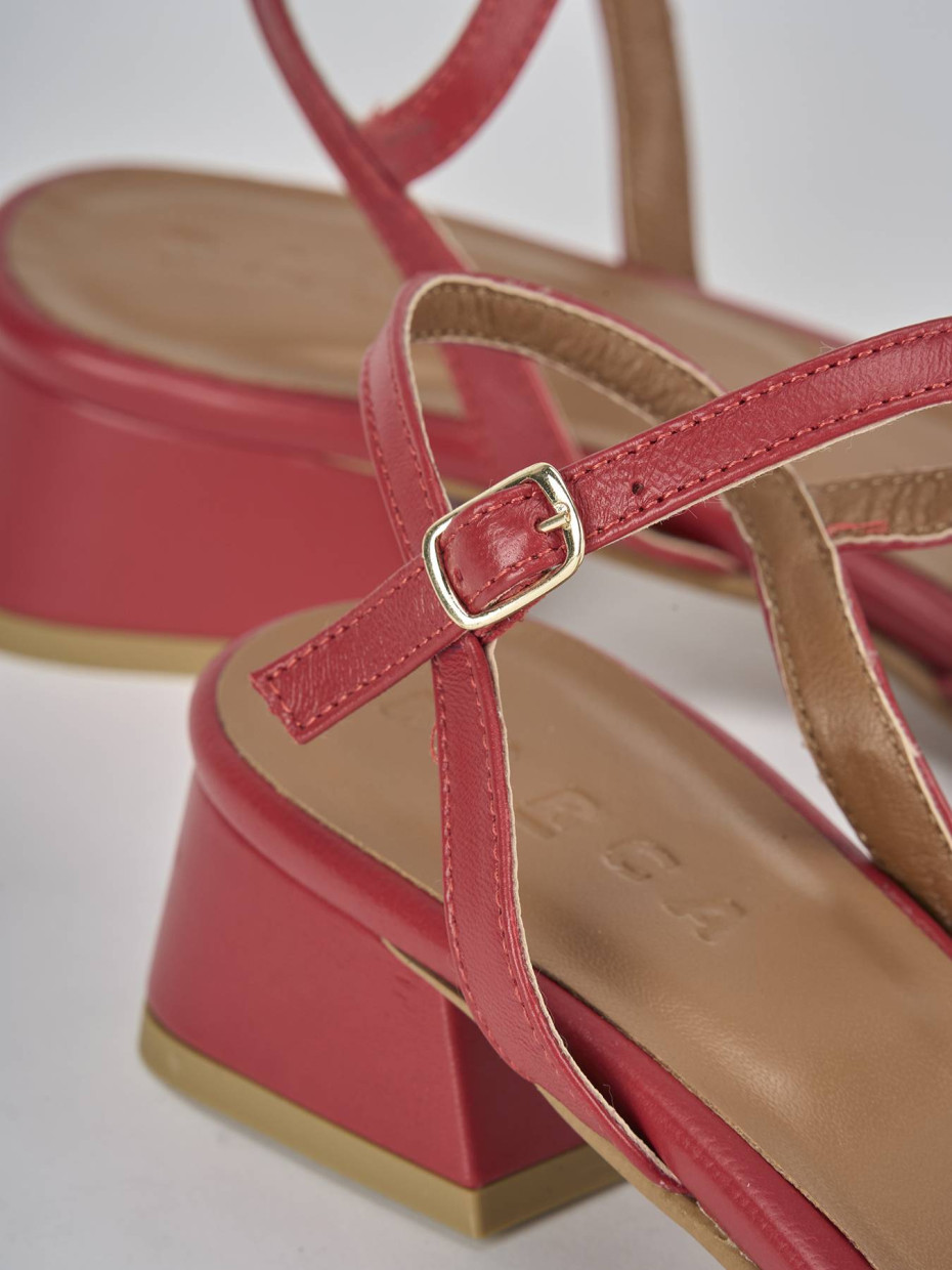 Sandalo tacco 3 cm rosso pelle