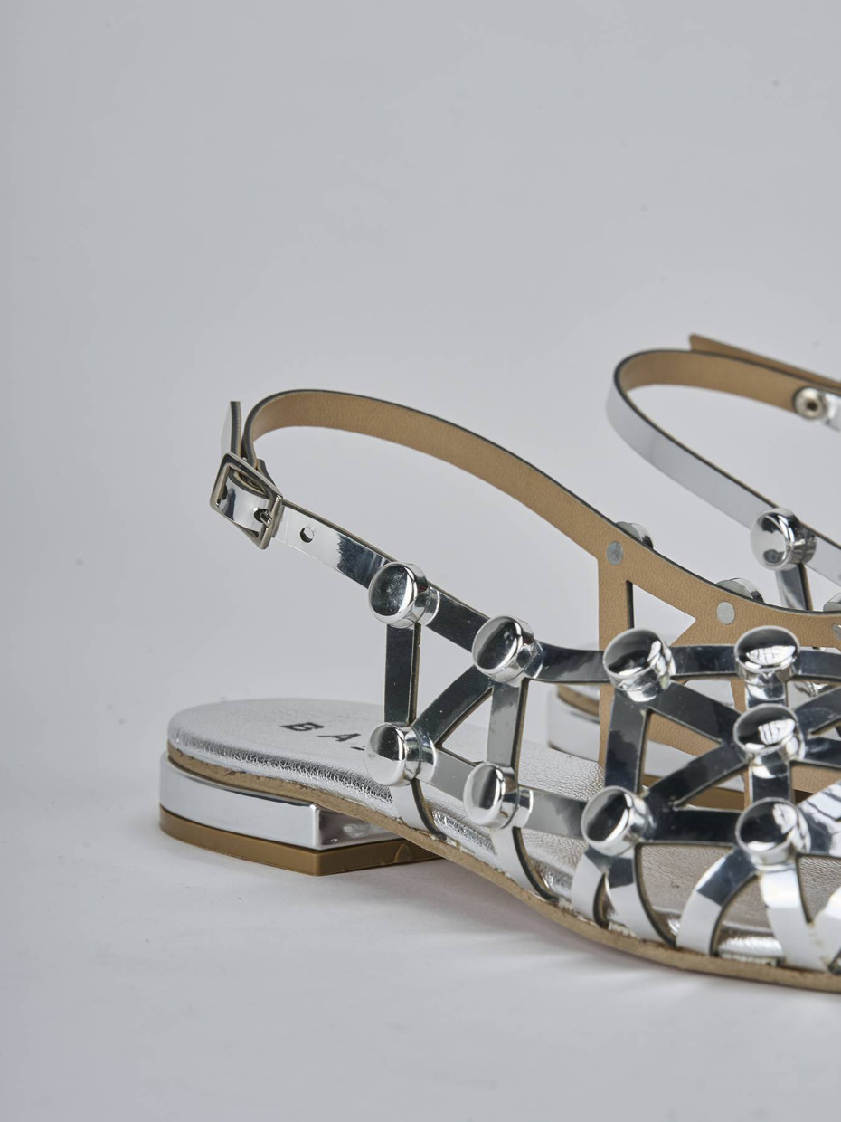 Sandalo tacco 2 cm argento pelle