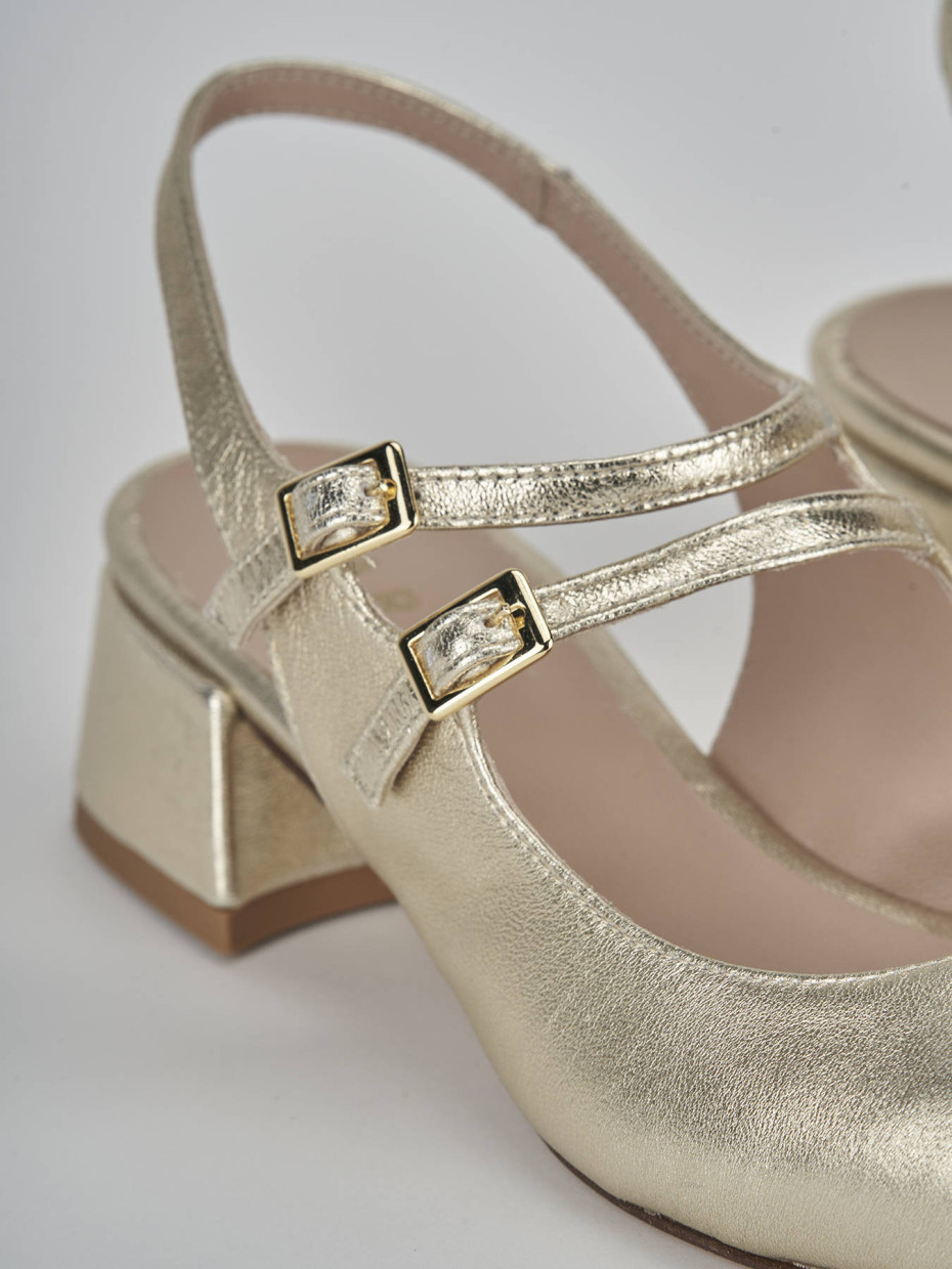 Décolleté e slingback tacco 4cm laminato oro