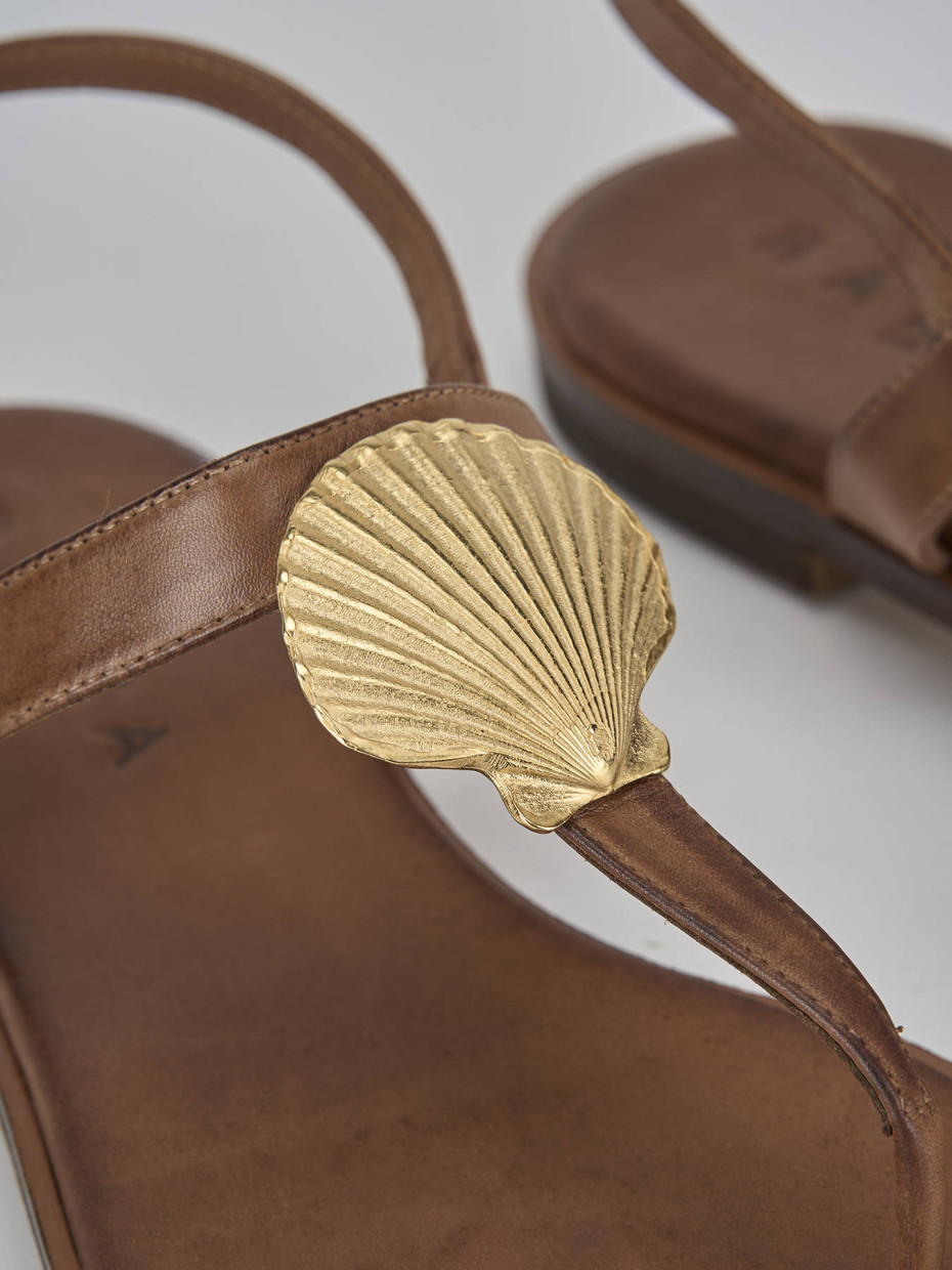 Sandali tacco 1cm pelle marrone
