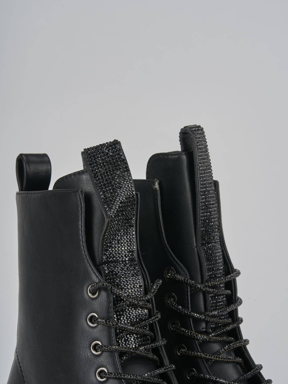 Anfibi tacco 2cm pelle nero