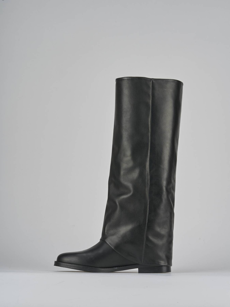 Stivali tacco 2cm pelle nero