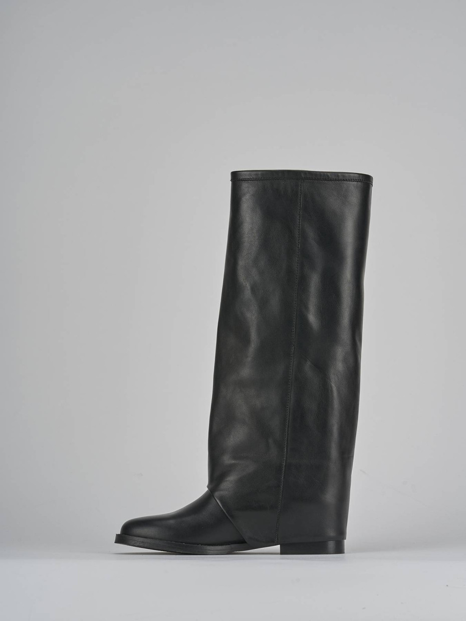 Stivali tacco 2cm pelle nero
