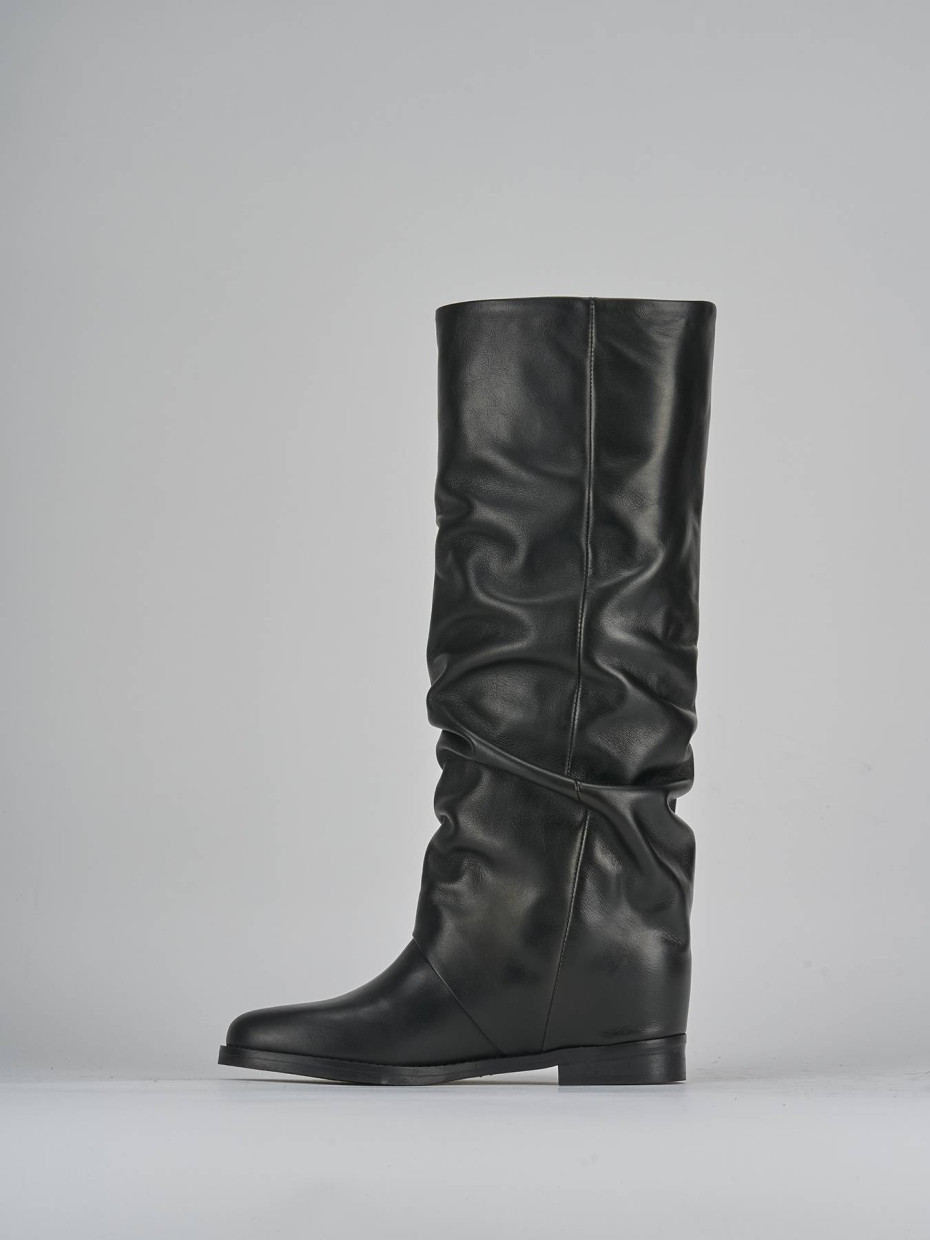 Stivale tacco 2 cm nero pelle