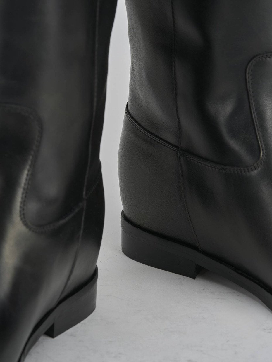 Stivali tacco 2cm pelle nero