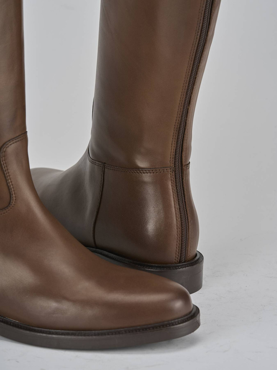 Stivali tacco 2cm pelle marrone