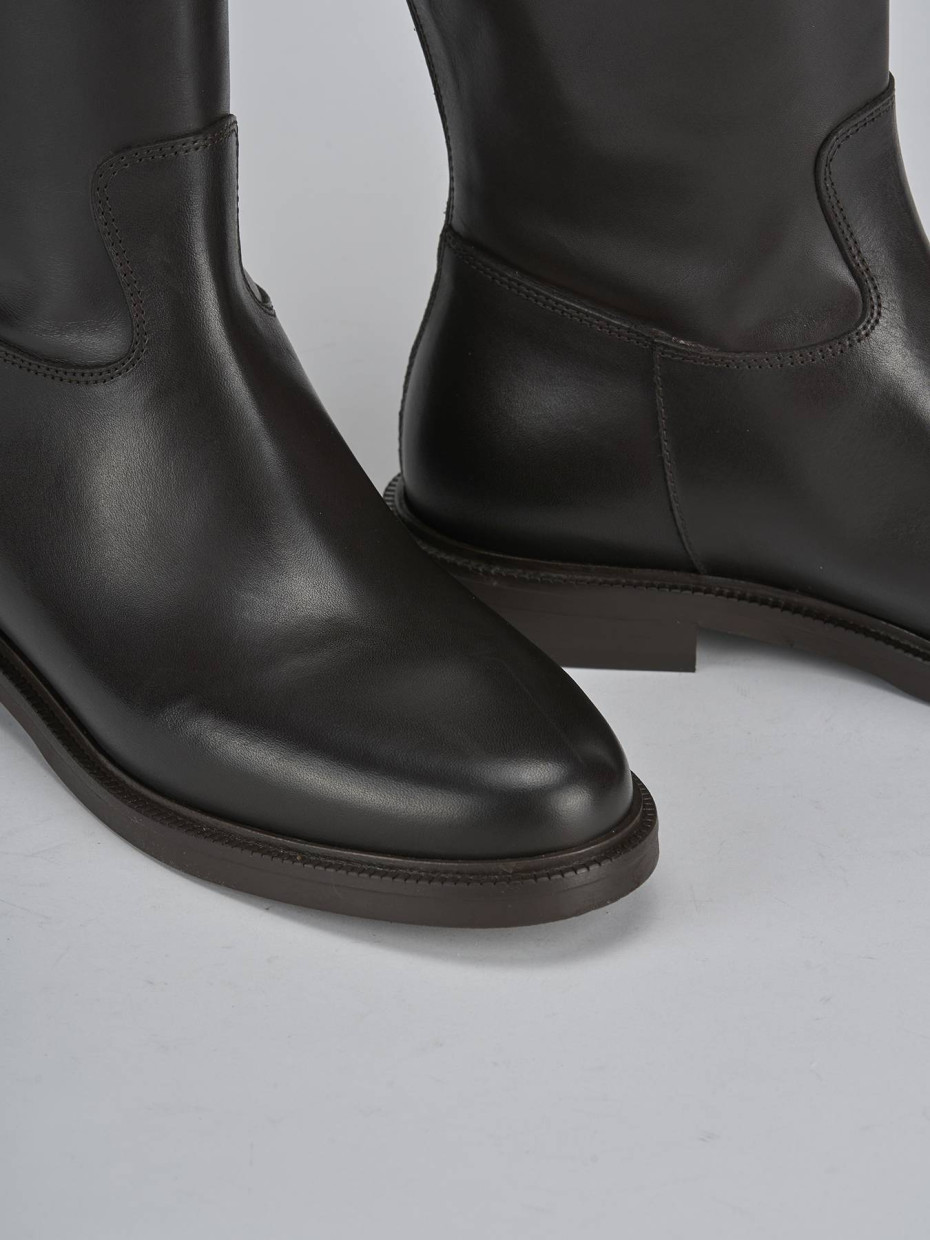Stivali tacco 2cm pelle testa