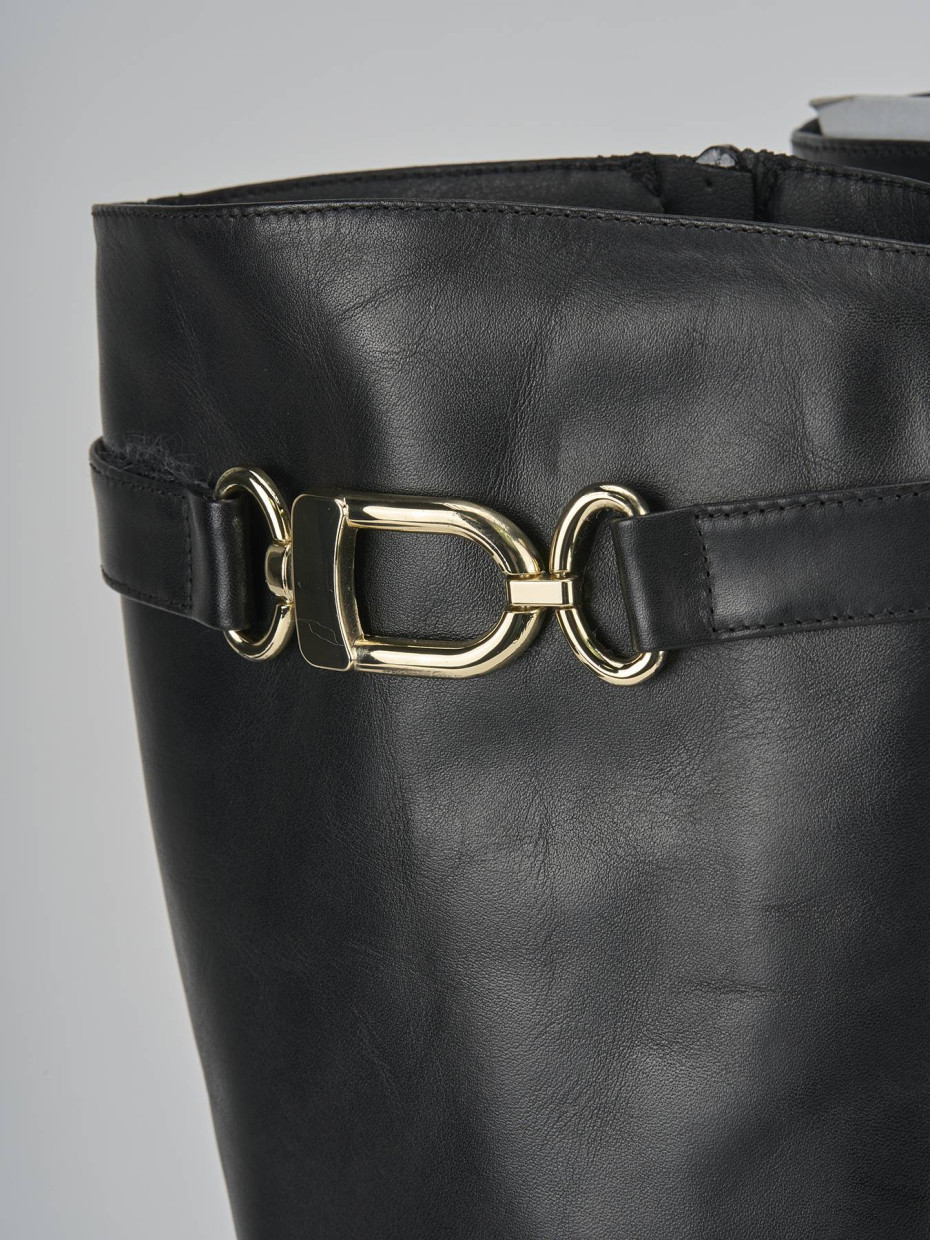 Stivali tacco 2cm pelle nero