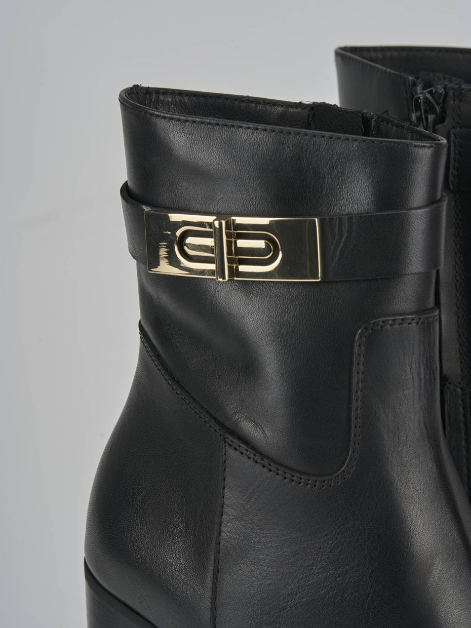 Stivaletto tacco 8 cm nero pelle