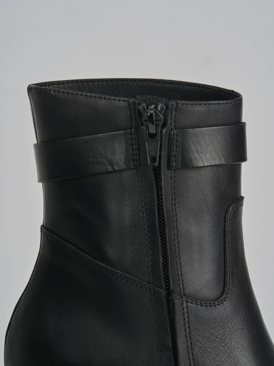 Stivaletto tacco 8 cm nero pelle