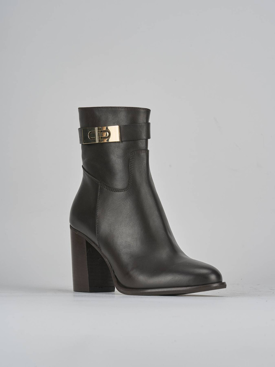 Stivaletto tacco 8 cm testa pelle