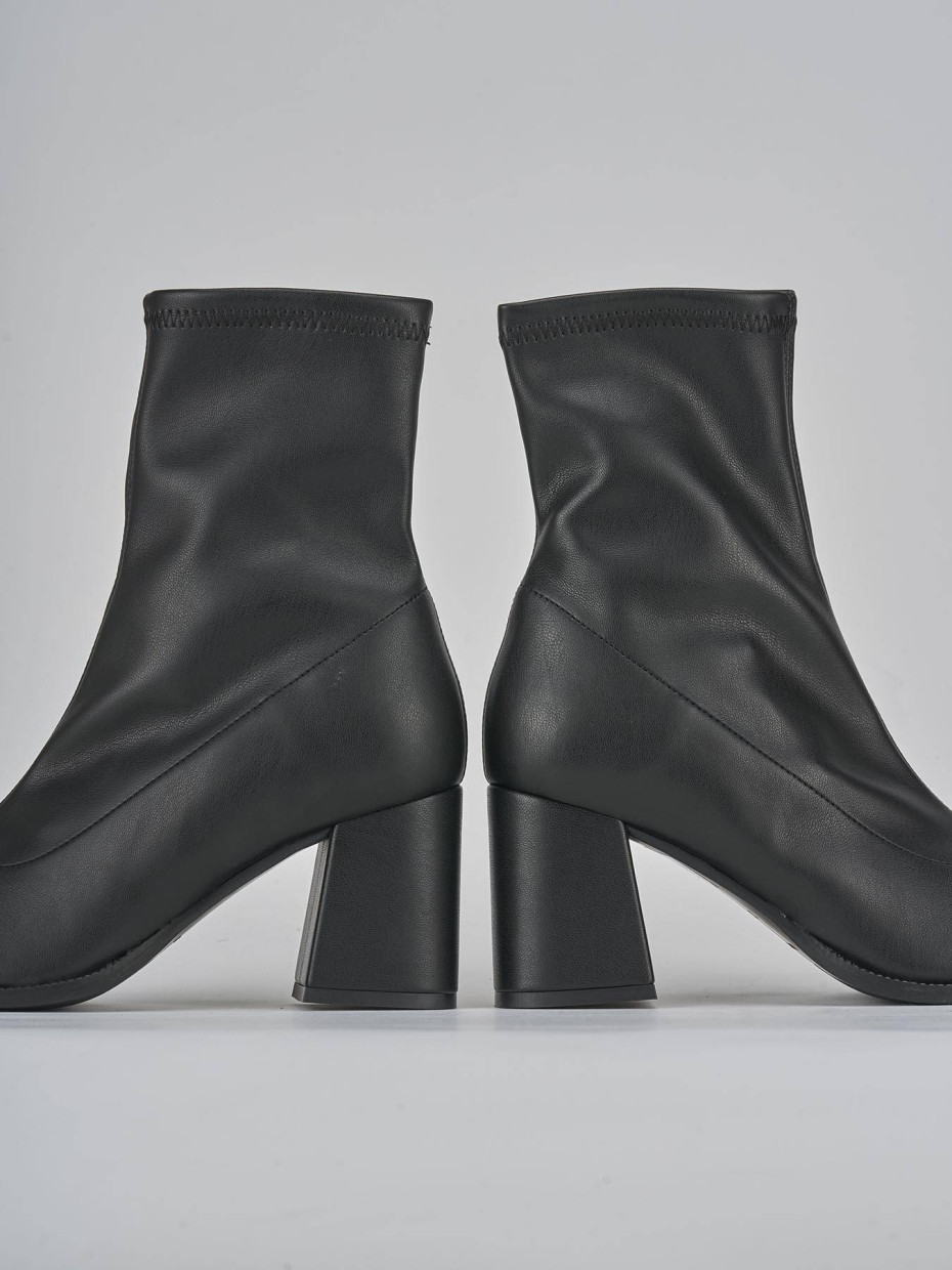 Stivaletti tacco 8cm pelle nero