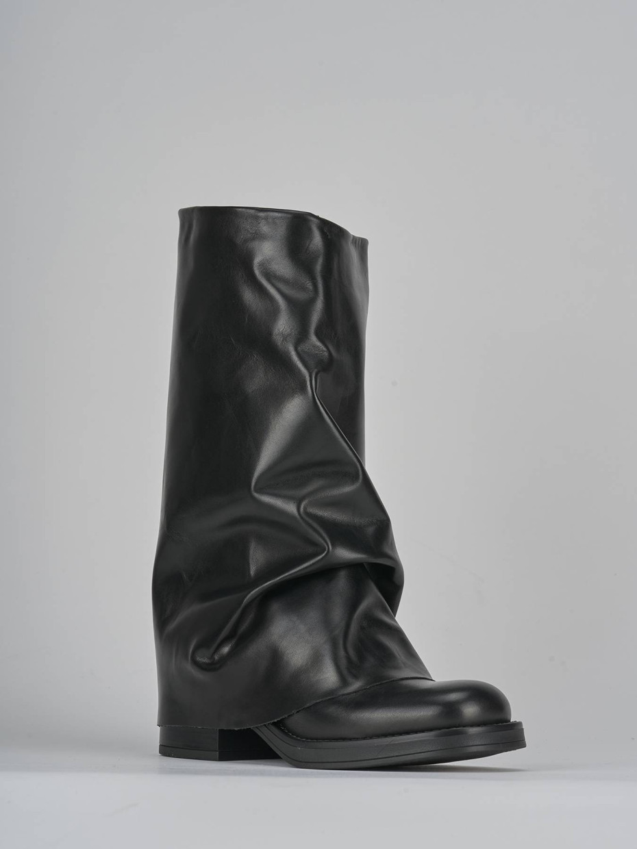 Stivali tacco 3cm pelle nero