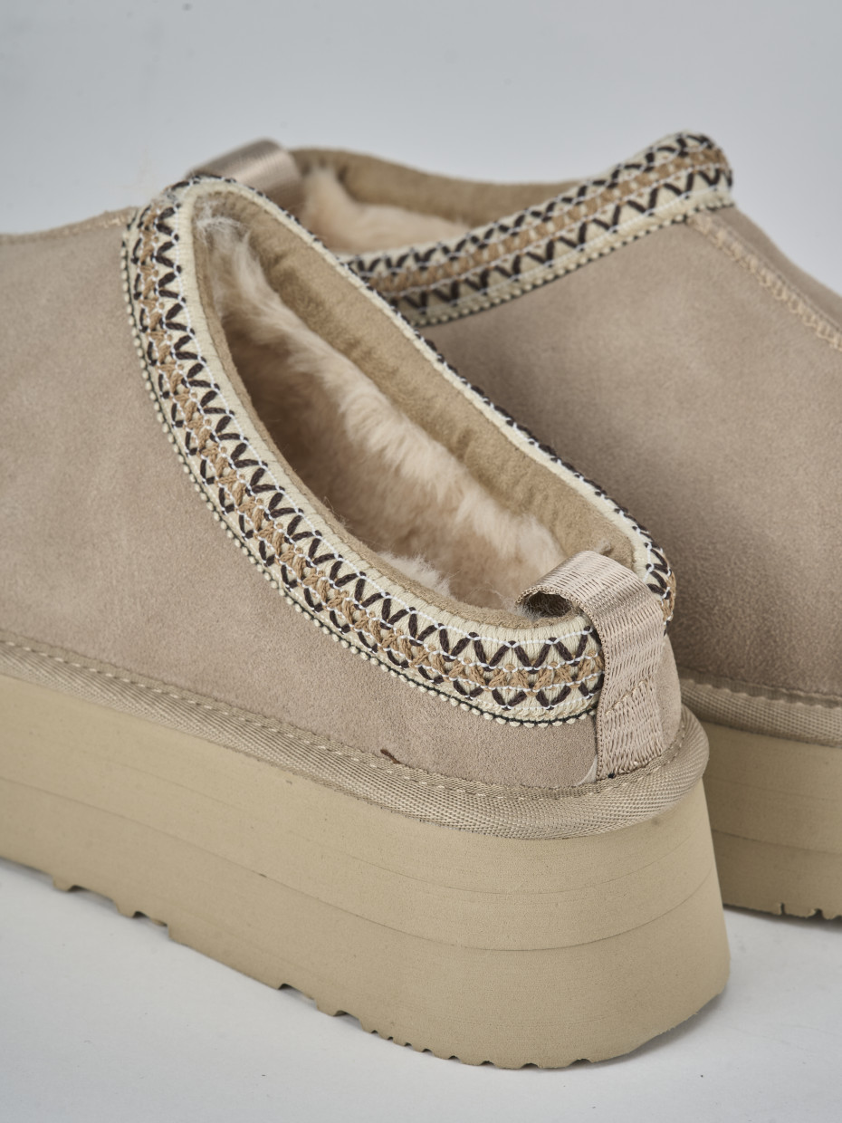 Stivaletti camoscio beige