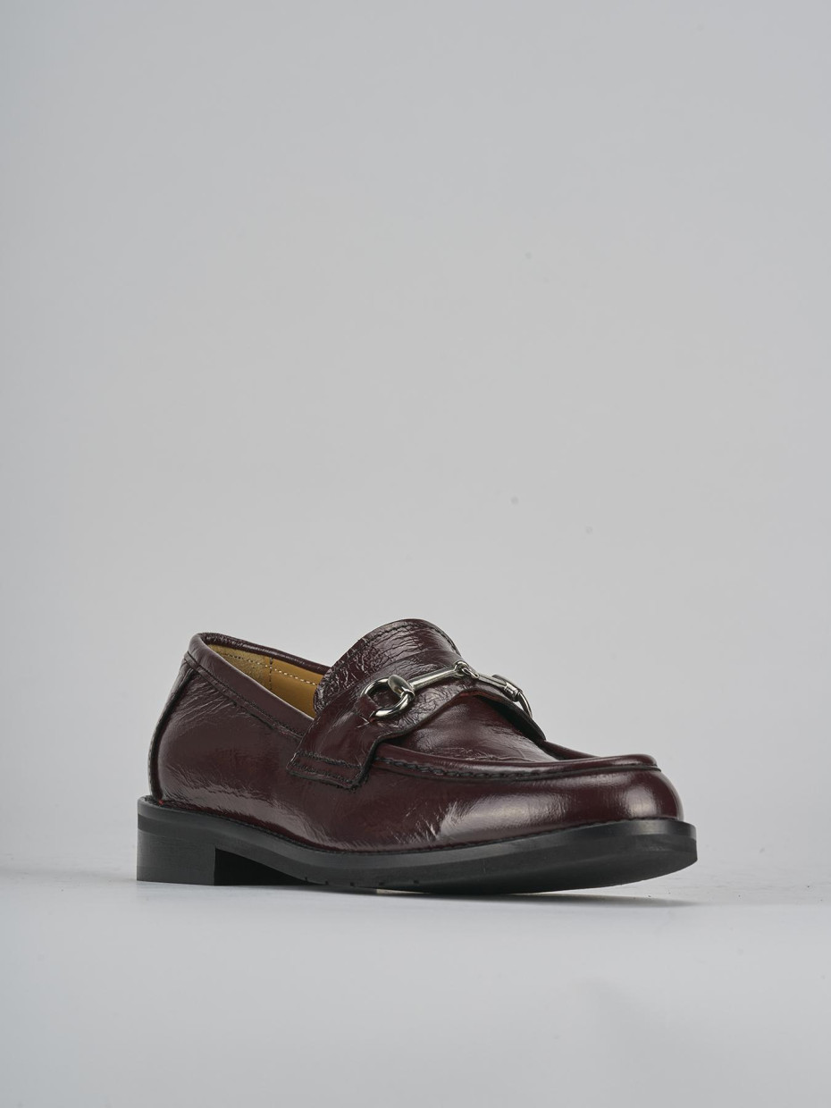 Mocassini tacco 2cm vernice bordo'