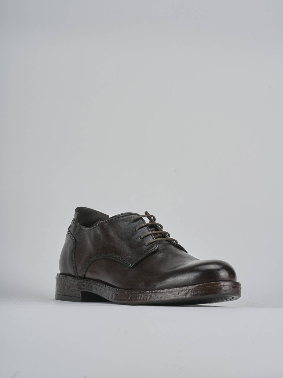 Stringate pelle testa