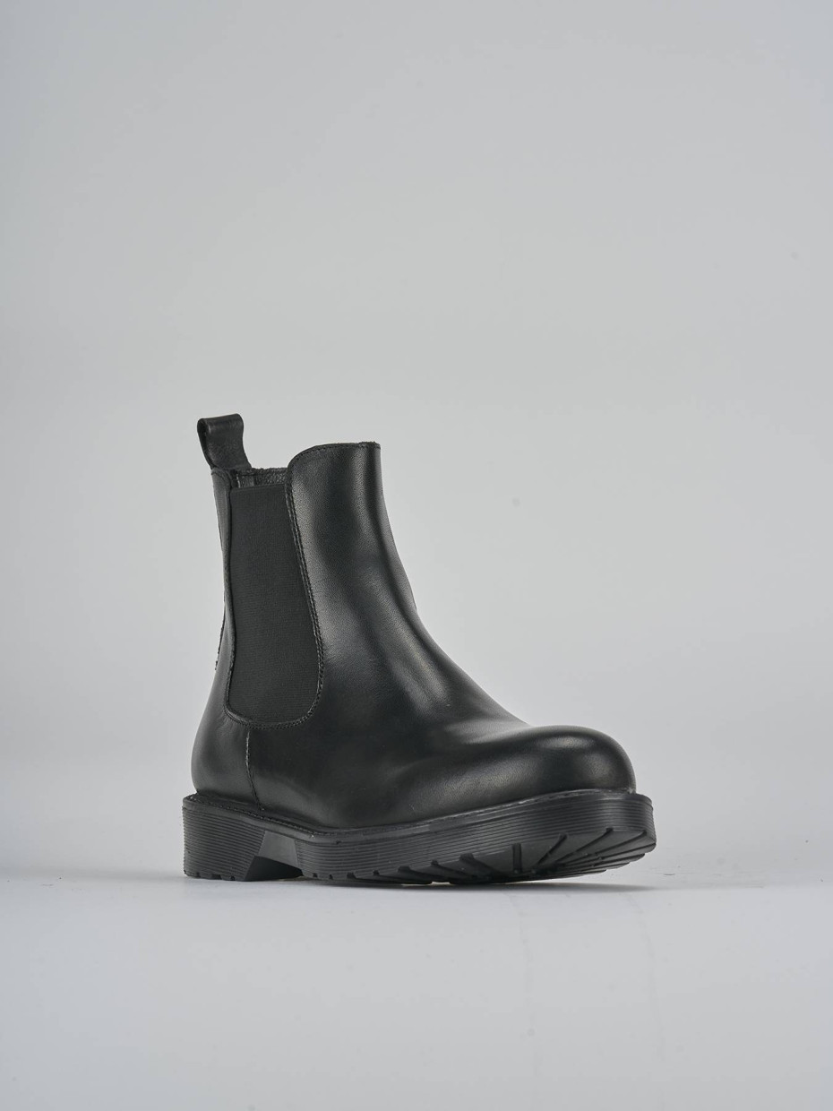 Stivaletti tacco 2cm pelle nero