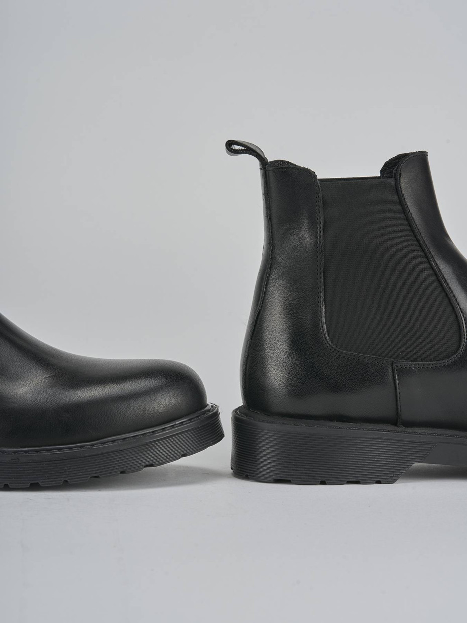 Stivaletti tacco 2cm pelle nero