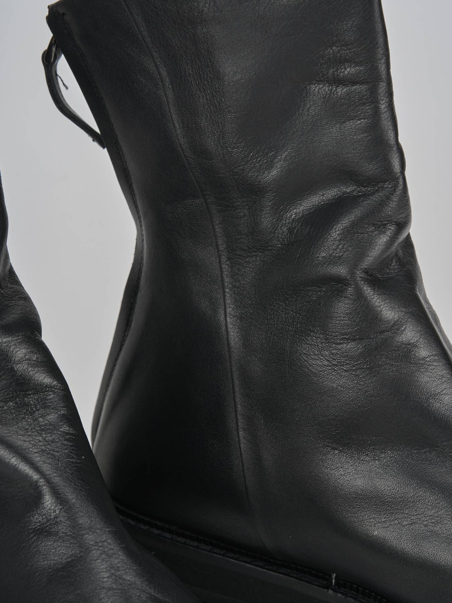 Stivaletti tacco 2cm pelle nero