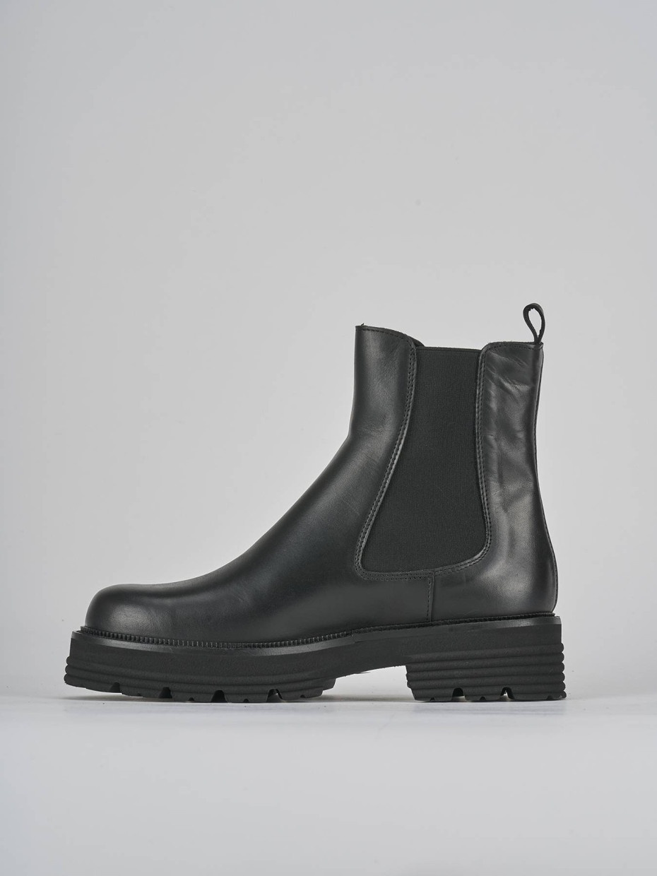 Stivaletti tacco 2cm pelle nero
