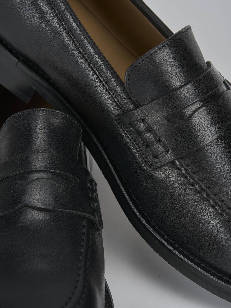 Mocassini tacco 2cm pelle nero
