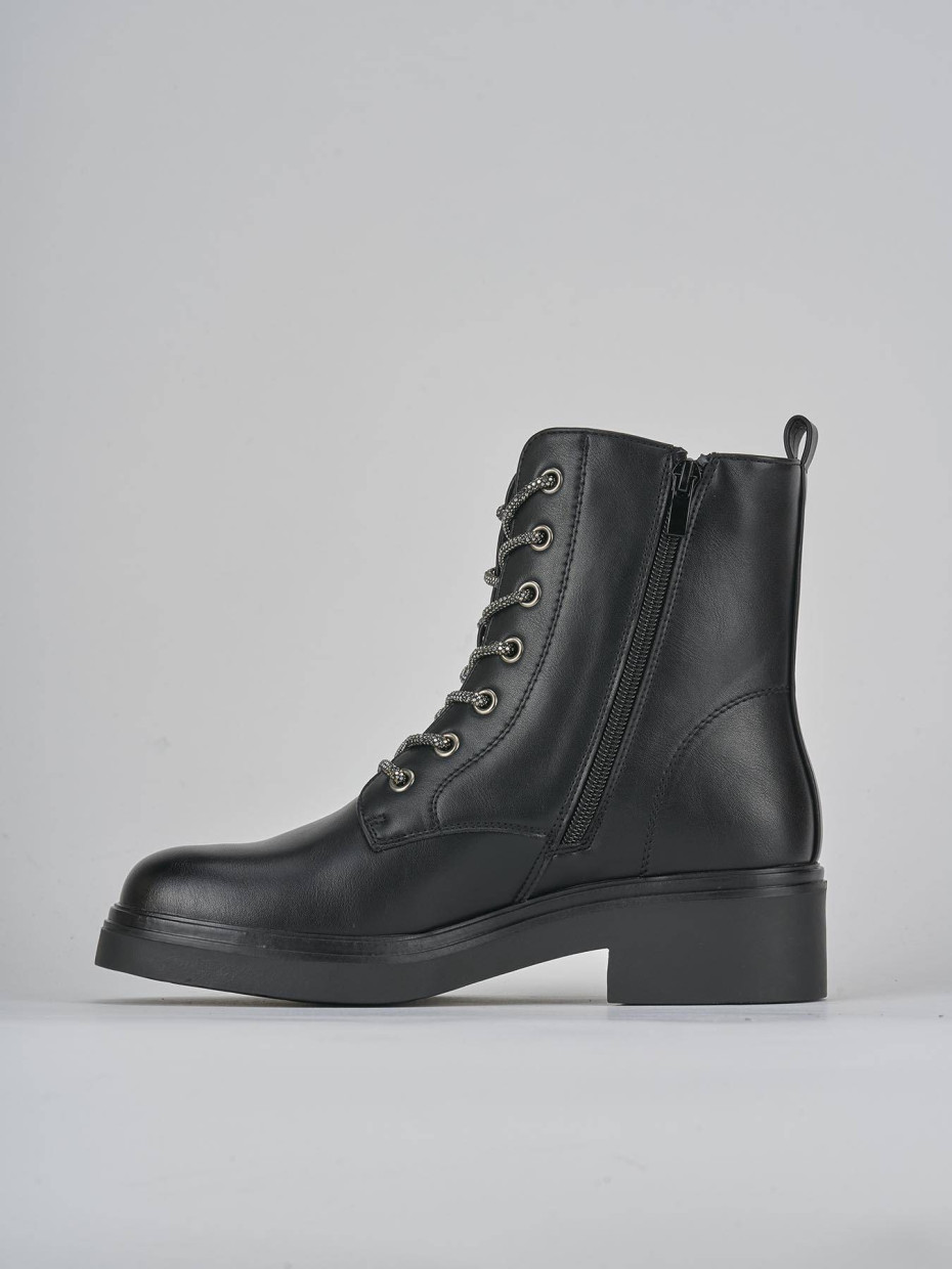 Anfibi tacco 1cm pelle nero