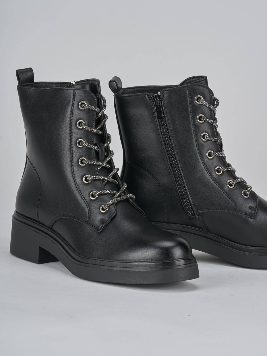 Anfibi tacco 1cm pelle nero