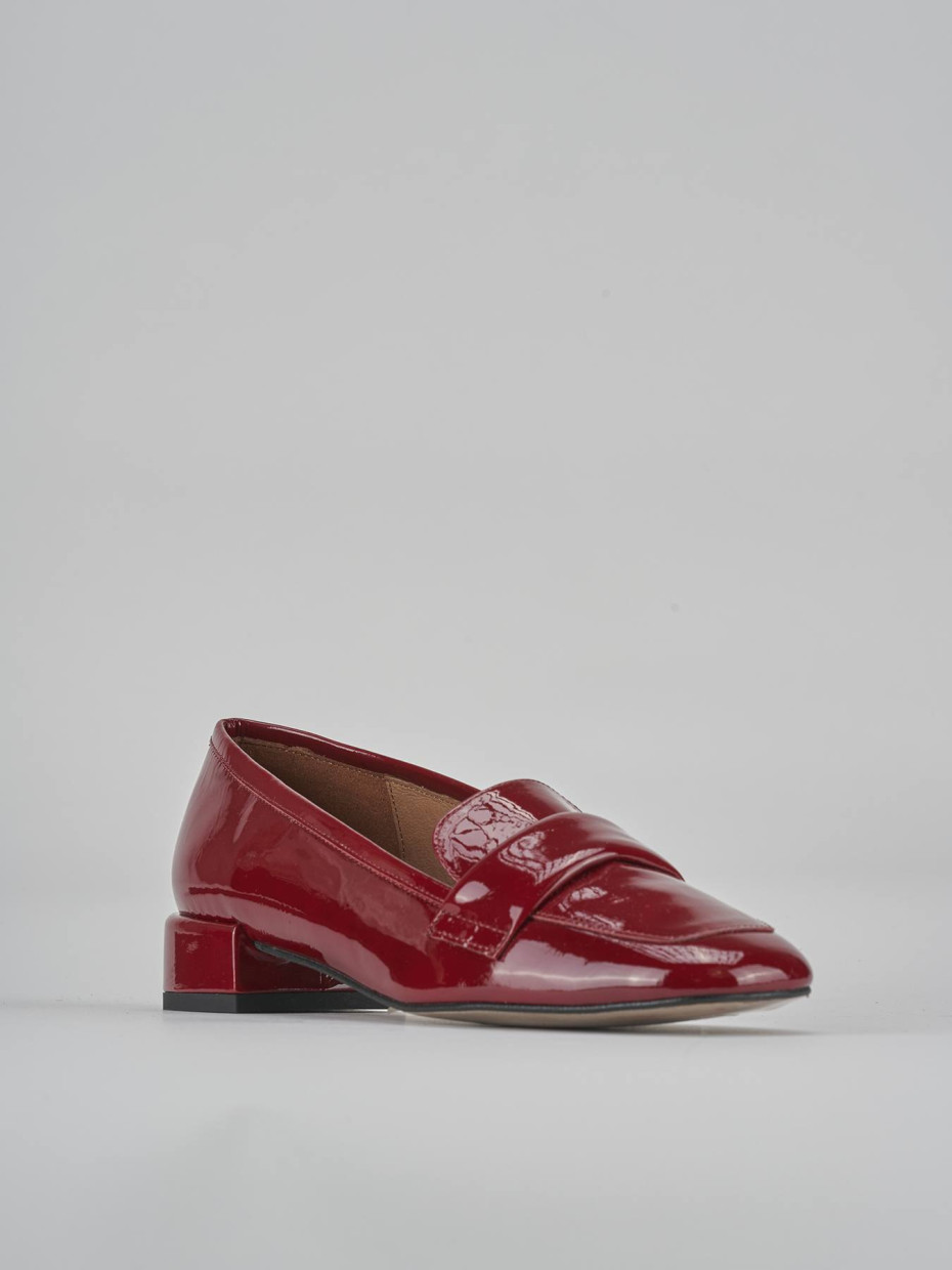 Mocassini tacco 2cm vernice bordo'