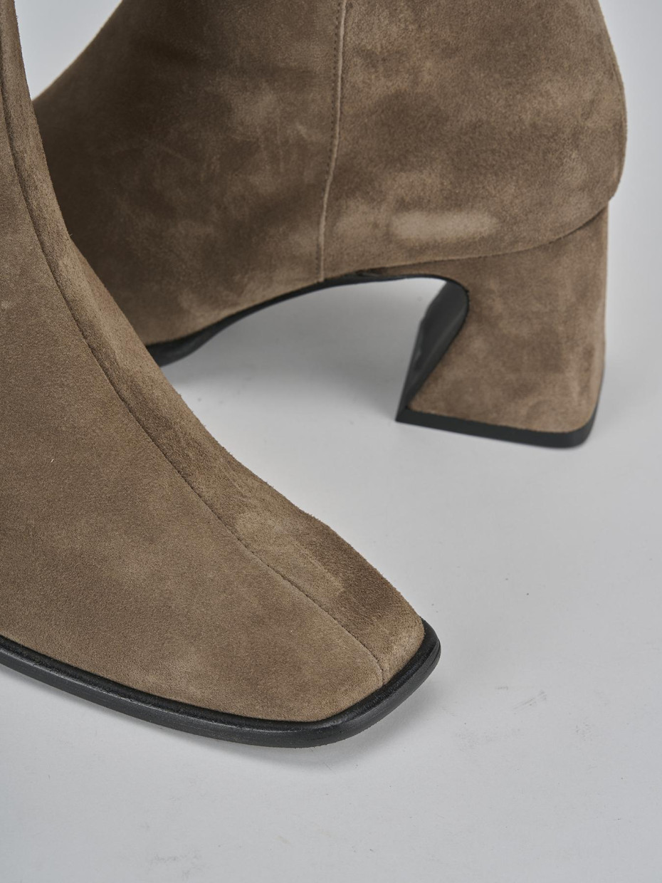 Stivaletti tacco 5cm camoscio marrone