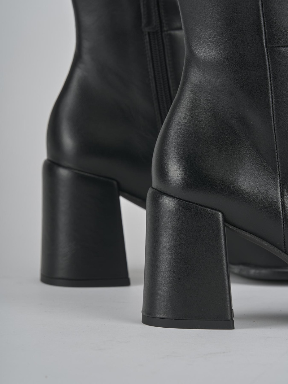 Stivaletti tacco 7cm pelle nero
