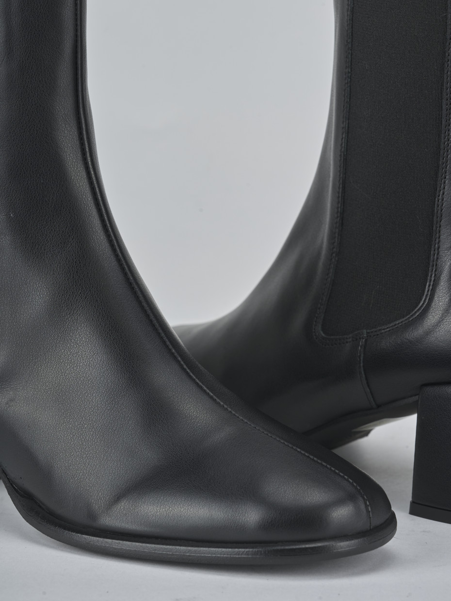 Stivaletti tacco 5cm pelle nero