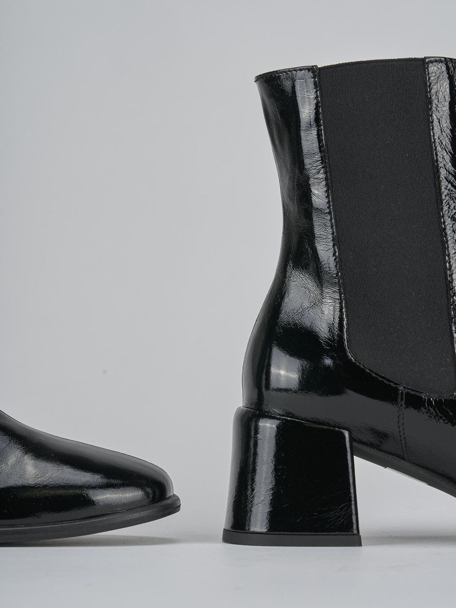 Stivaletti neri vernice new arrivals