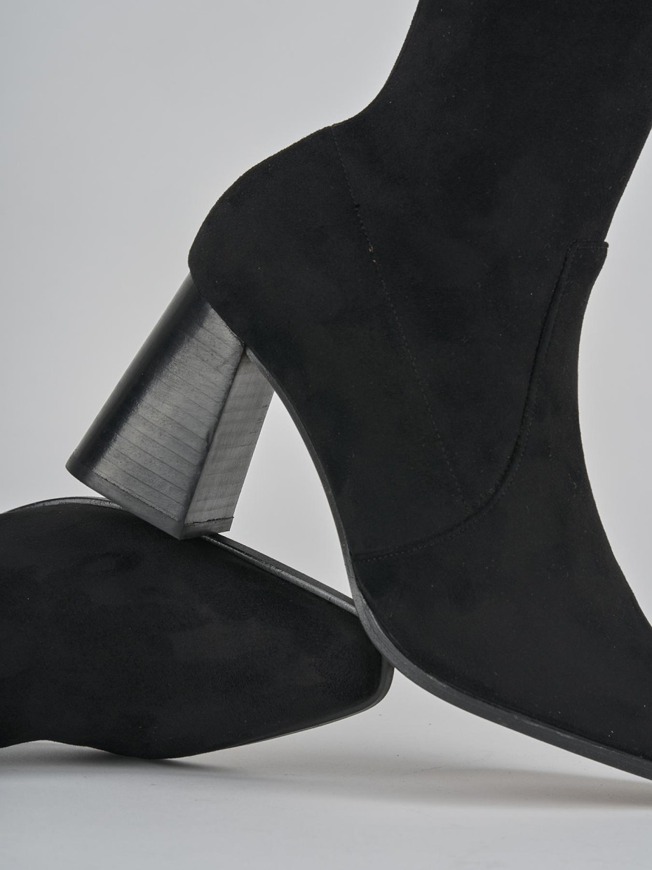 Stivaletti tacco 7cm camoscio nero