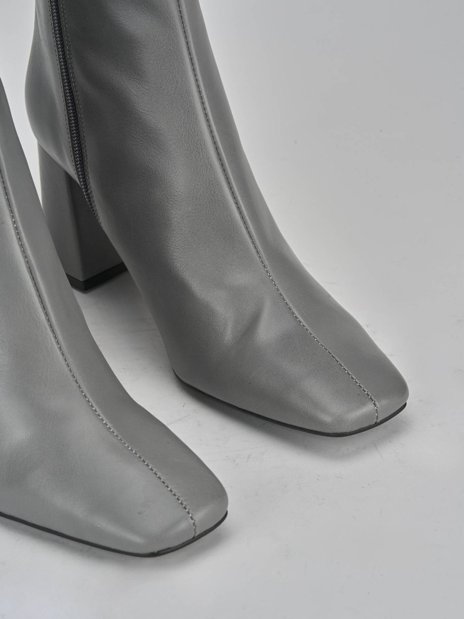 Stivaletti tacco 7cm pelle grigio