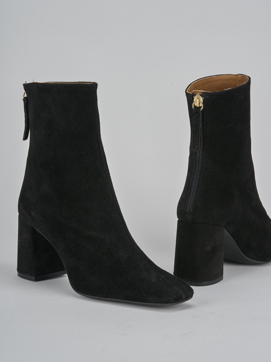 Stivaletti tacco 7cm camoscio nero