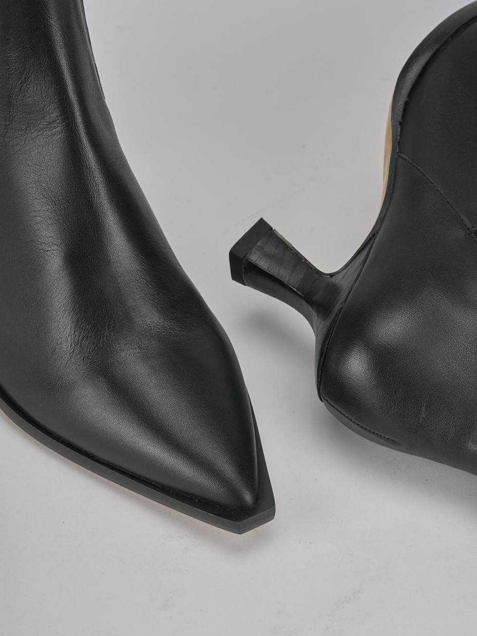 Stivaletti tacco 5cm pelle nero