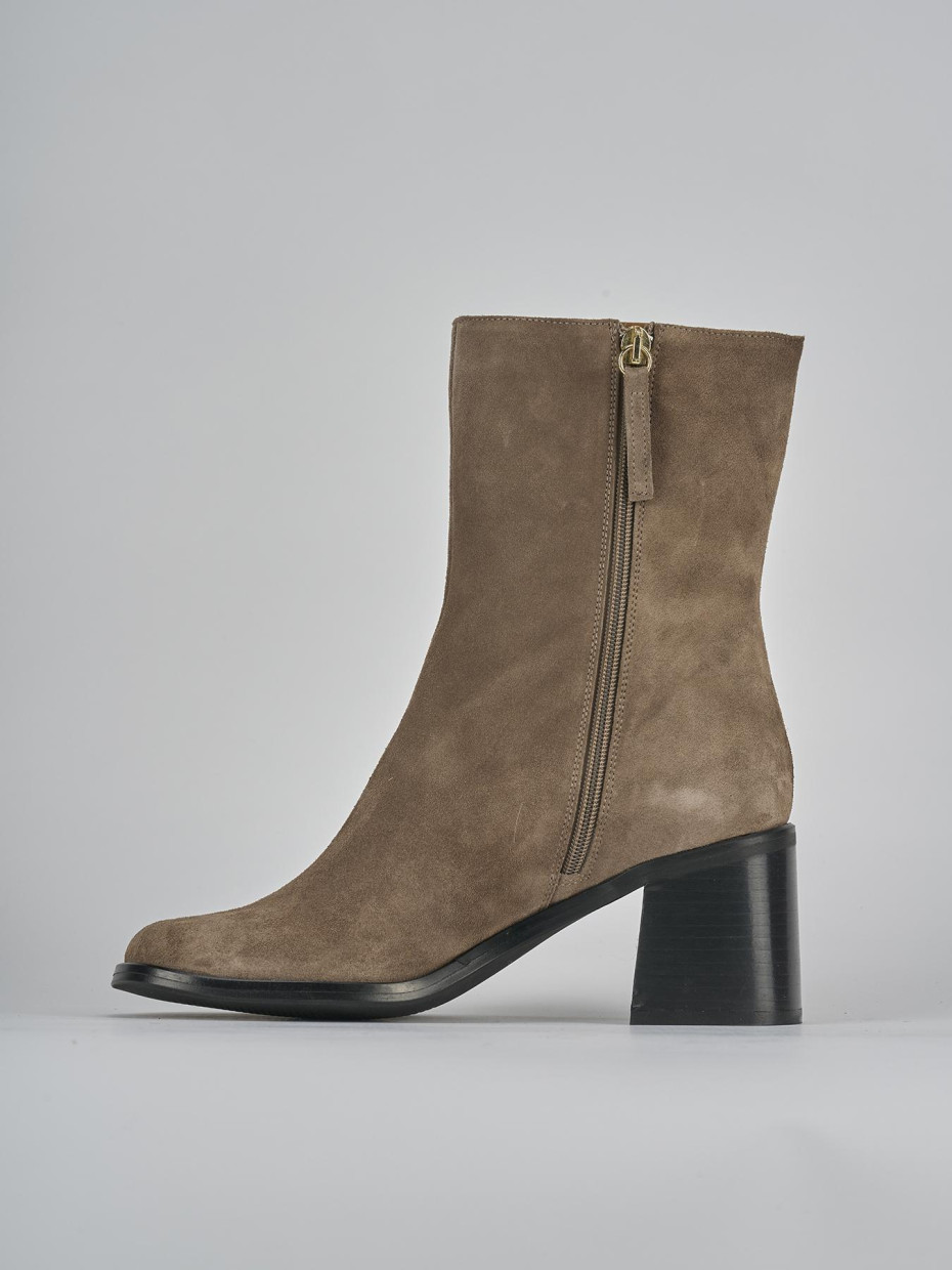 Stivaletti tacco 5cm camoscio beige