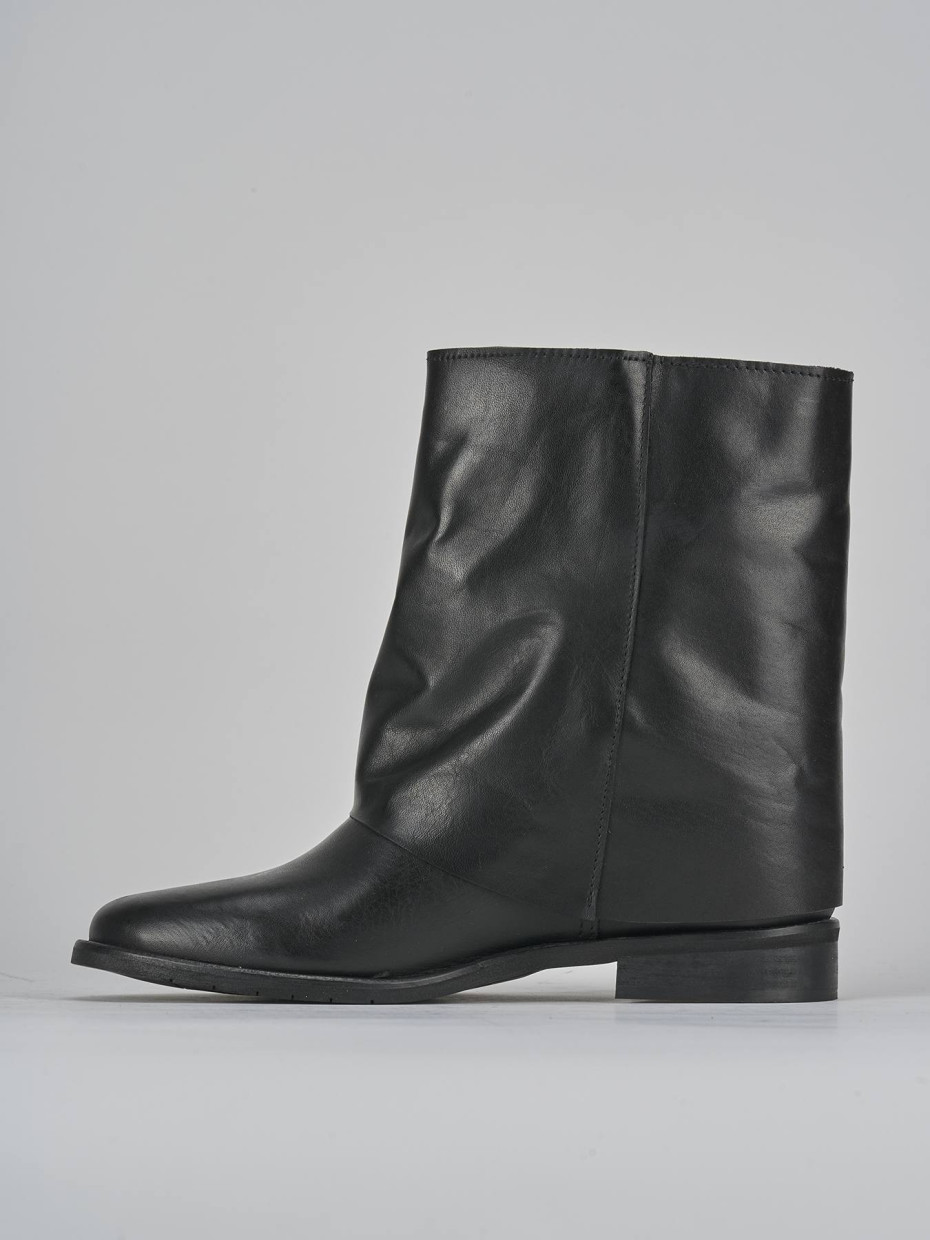 Stivaletti tacco 2cm pelle nero