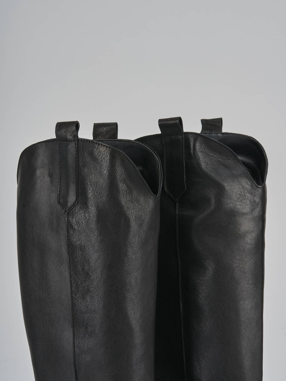 Stivali tacco 2cm pelle nero