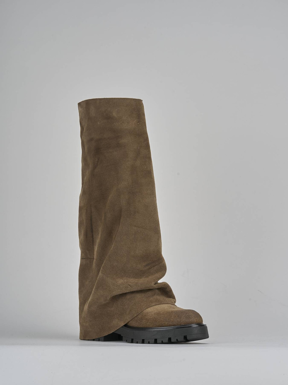 Stivali tacco 2cm camoscio beige