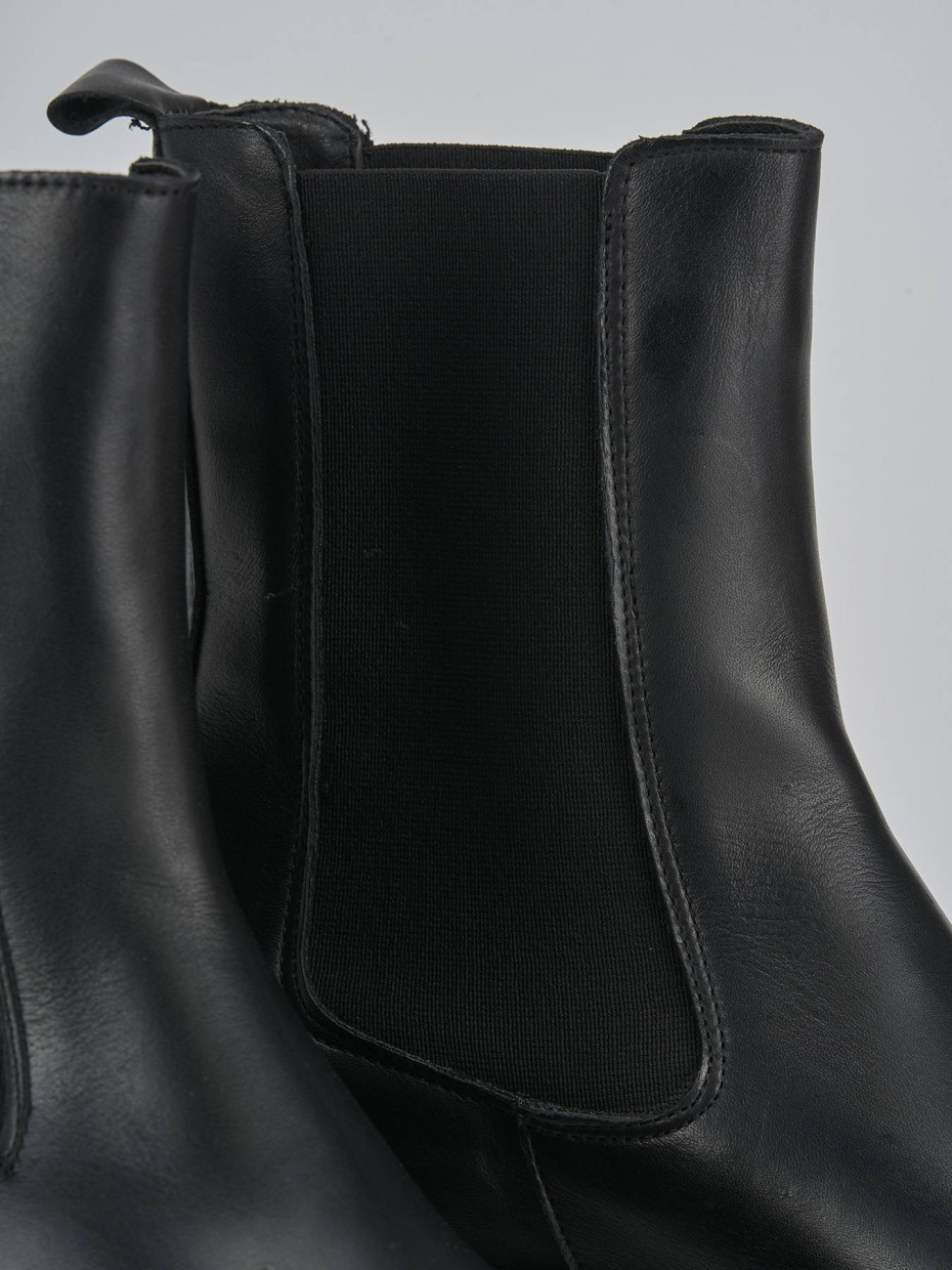 Stivaletti tacco 3cm pelle nero