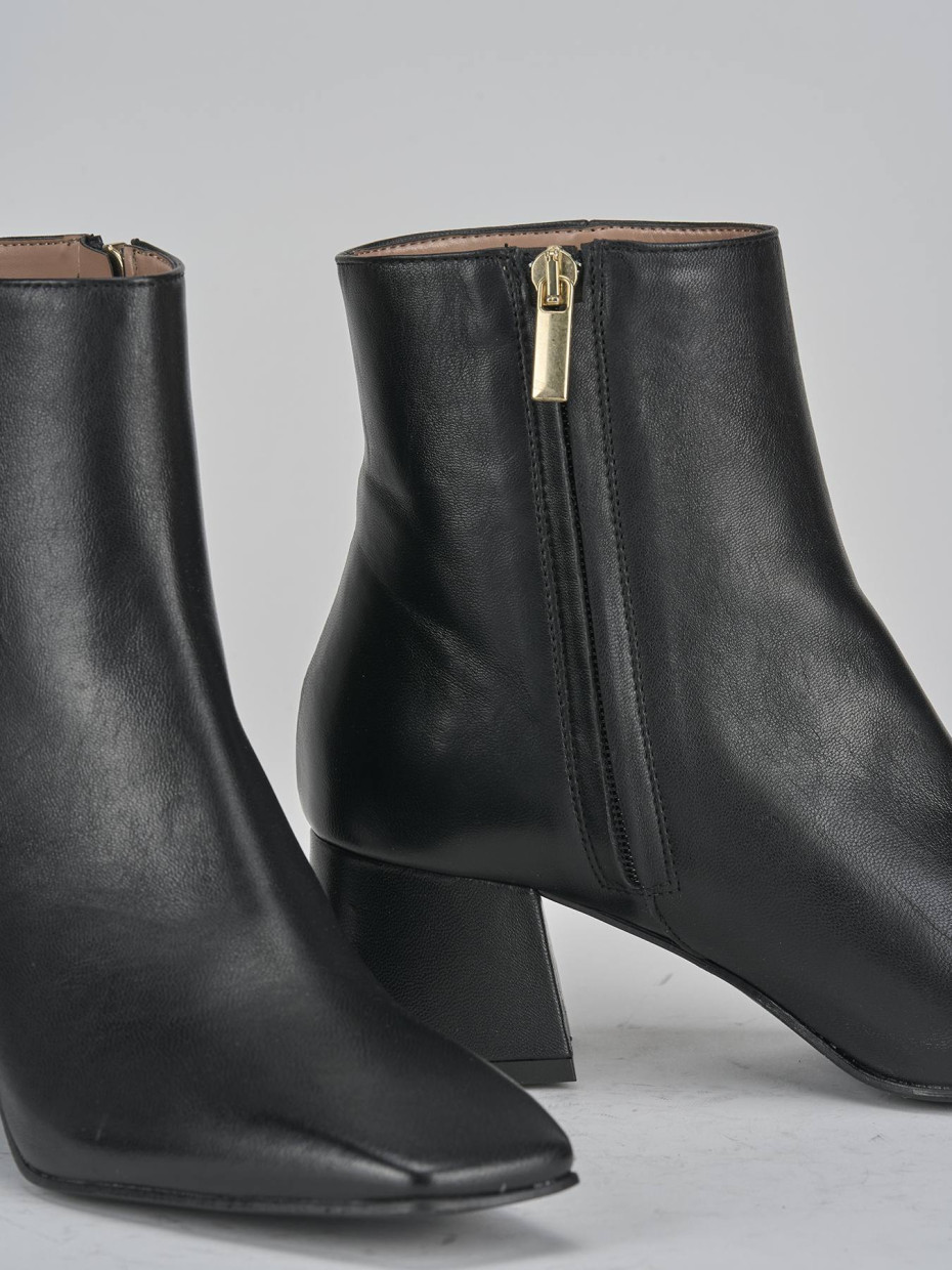 Stivaletti tacco 6cm pelle nero