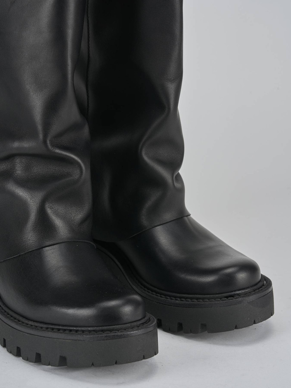 Stivali tacco 3cm pelle nero