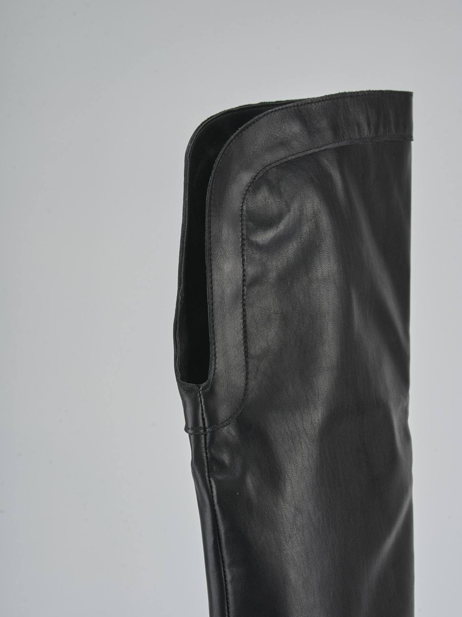 Stivali tacco 2cm pelle nero