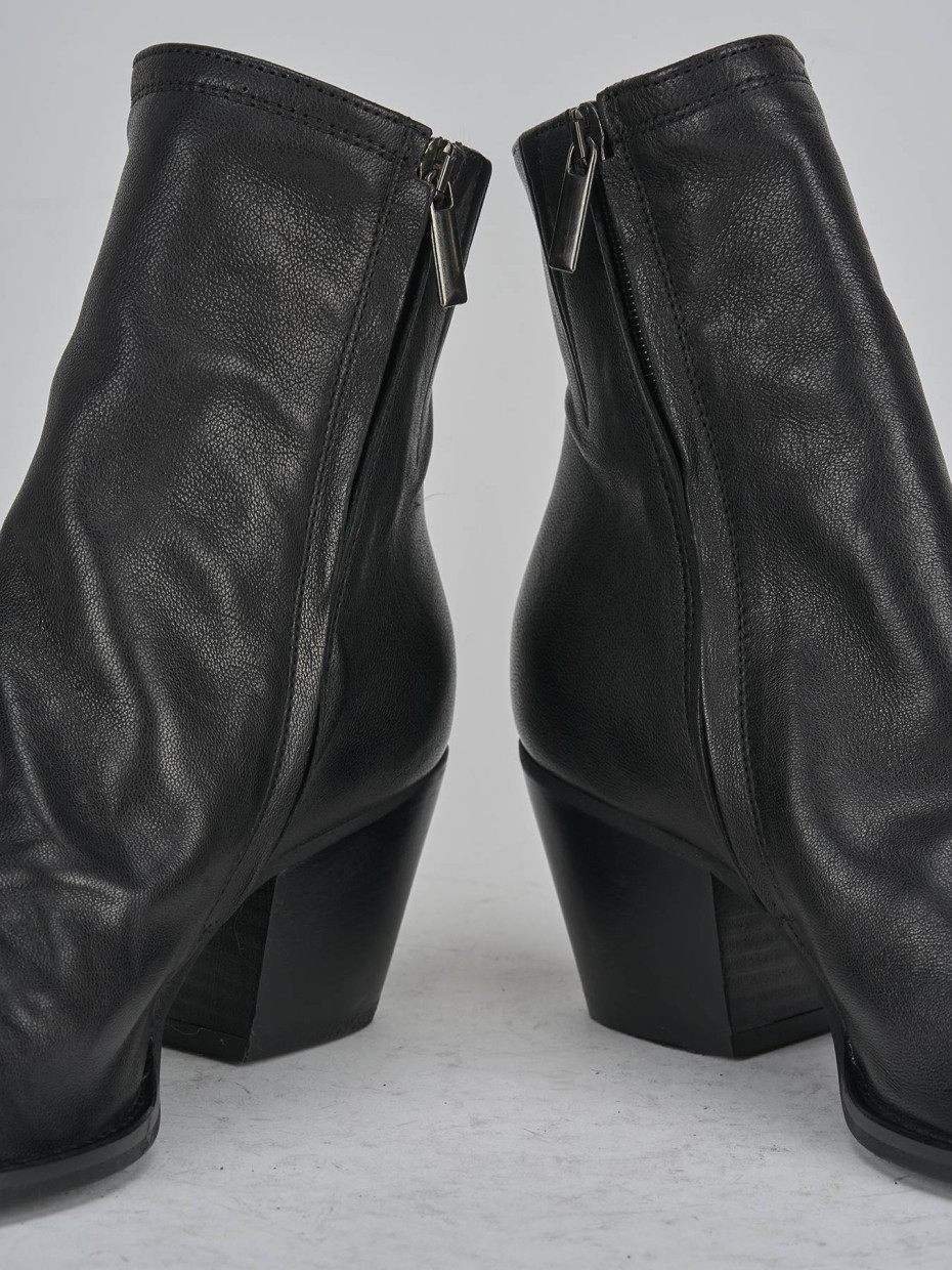 Stivaletti tacco 7cm pelle nero
