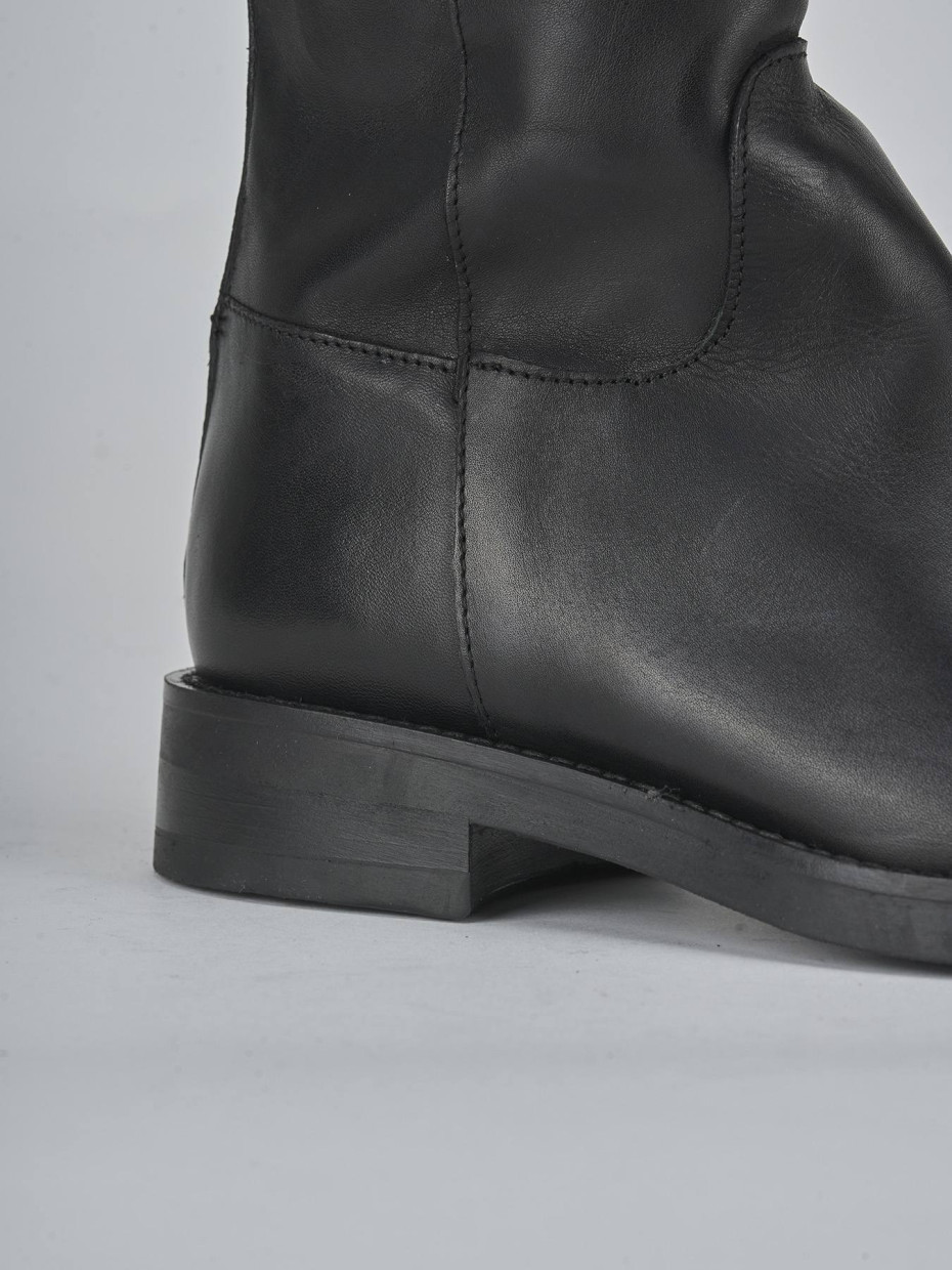 Stivali tacco 1cm pelle nero