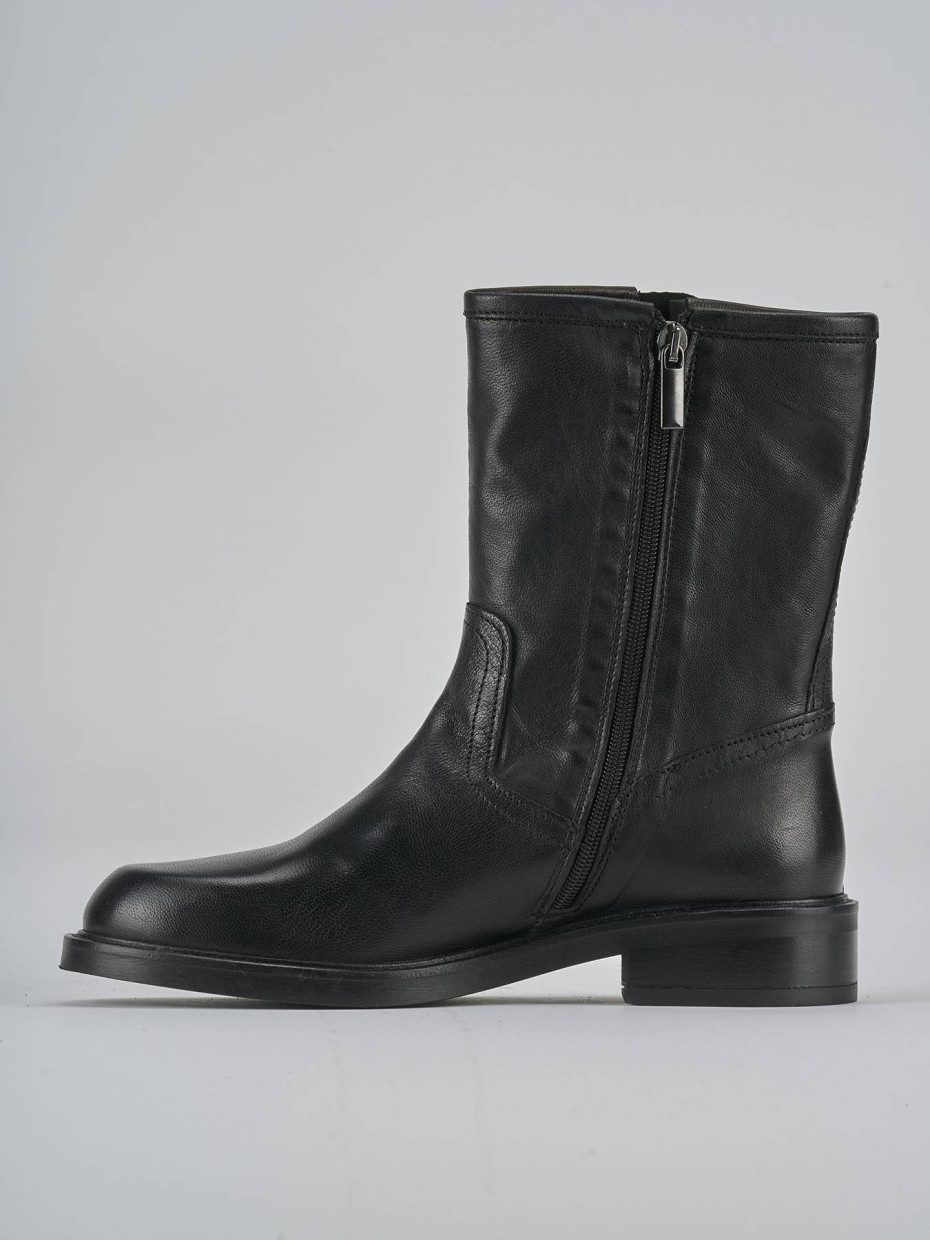 Stivaletti tacco 2cm pelle nero