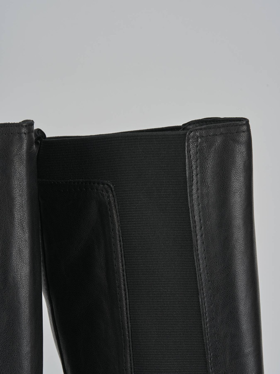 Stivali tacco 2cm pelle nero